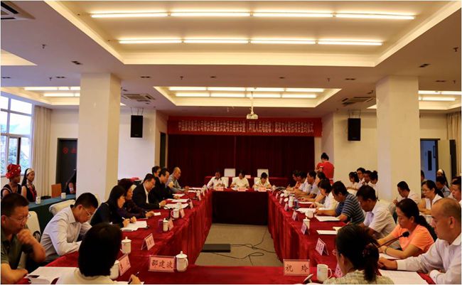 集團(tuán)張學(xué)武董事長赴西盟、孟連開展定點(diǎn)扶貧調(diào)研工作（圖）