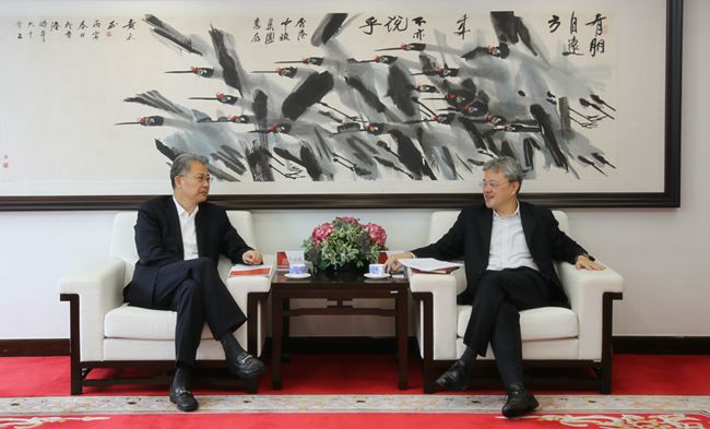 萬敏董事長、姜巖總經(jīng)理會見光大集團董事長李曉鵬一行（圖）