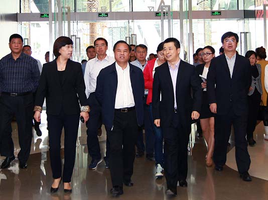 海南省委副書(shū)記、省長(zhǎng)劉賜貴蒞臨海棠灣免稅購(gòu)物中心考察