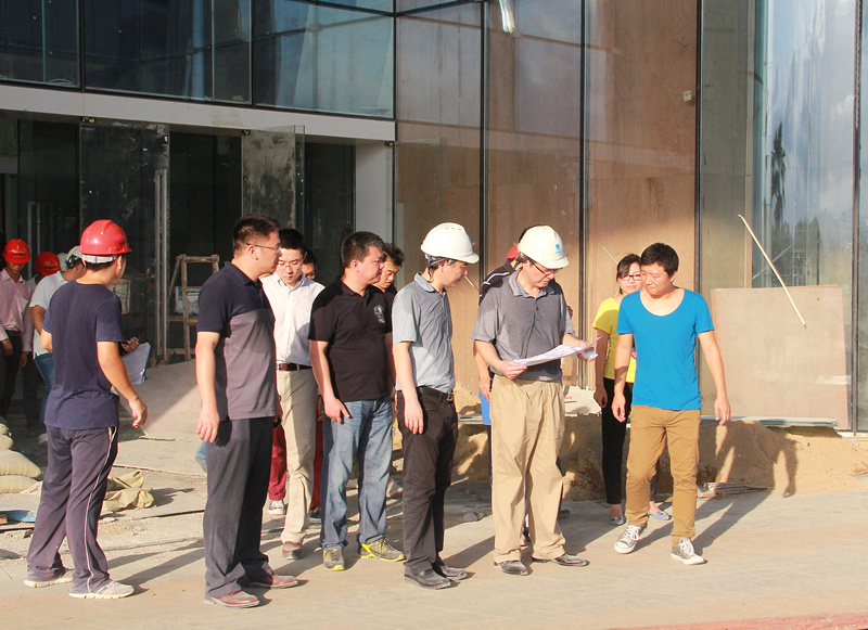 中免集團董事長、總經理彭輝視察 海棠灣免稅購物中心項目