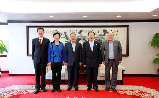 集團(tuán)張學(xué)武董事長、姜巖總經(jīng)理會見海南省人民政府常務(wù)副省長毛超峰（圖）