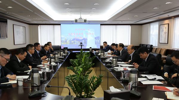 集團(tuán)杜江總經(jīng)理會(huì)見海南省委常委、秘書長胡光輝一行（圖）