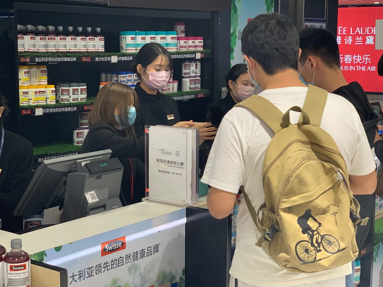 【中國(guó)免稅人在行動(dòng)?一線直擊篇】之三：抗“疫”前線，服務(wù)不打烊！