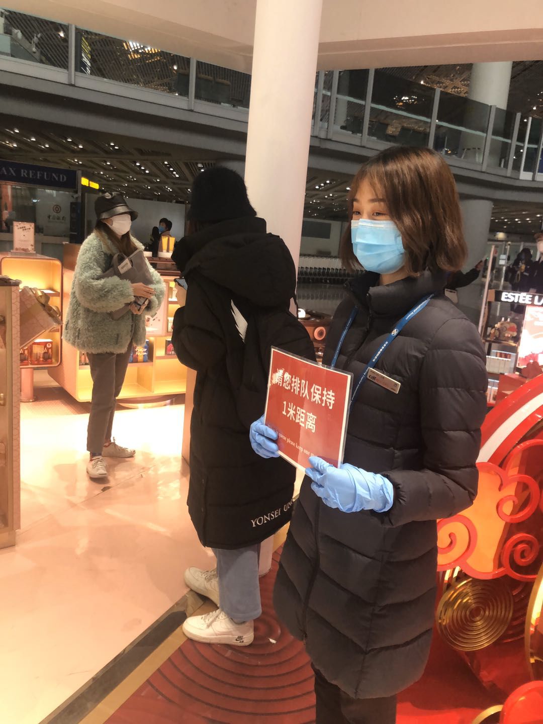 【中國免稅人在行動·一線直擊篇】之十五： 不畏艱險(xiǎn)戰(zhàn)疫情，無私奉獻(xiàn)顯大愛